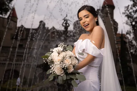Bride with makeup by Valentina Zuluaga in Medellín